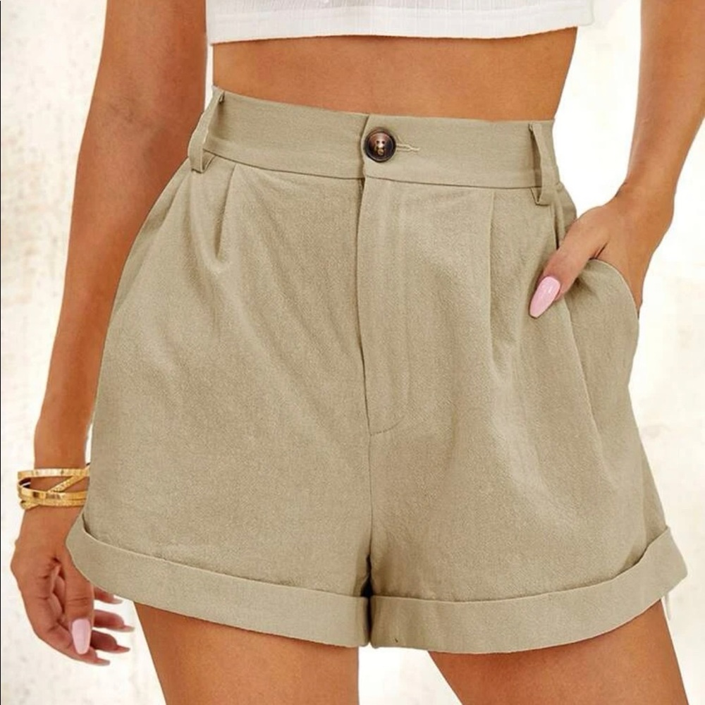 Lightweight khaki 100% cotton cuffed hem shorts